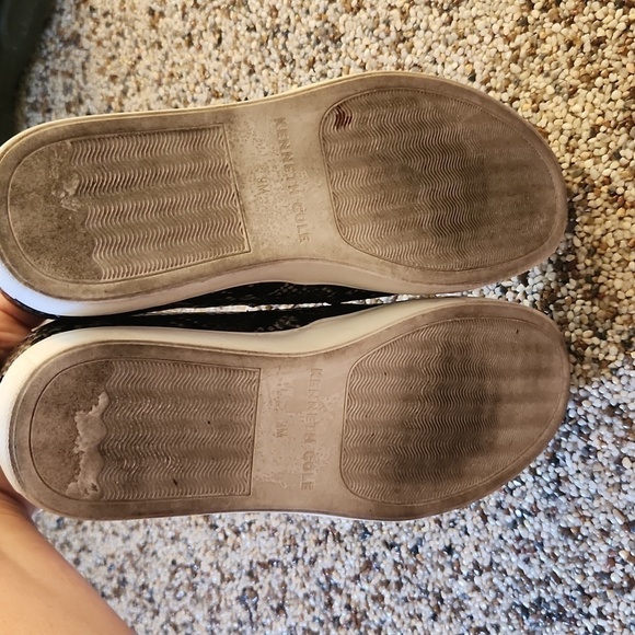 Kenneth Cole New York, Kam slide on,size 9, snake print sneakers - Picture 5 of 8